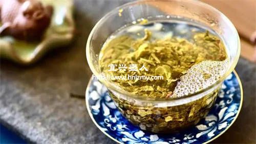 紫砂杯和瓷杯喝茶哪個(gè)好