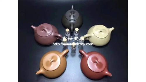 為什么紫砂壺會(huì)變色