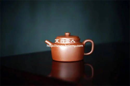 德鐘紫砂壺怎么區(qū)分機(jī)車(chē)壺和半手工壺