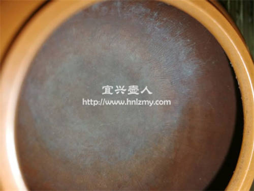 紫砂壺干后壺內有灰白色如何處理